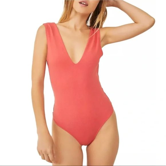 Free People Keep It Sleek Bodysuit Pink Poinsetta NWT Size Small - Picture 2 of 3